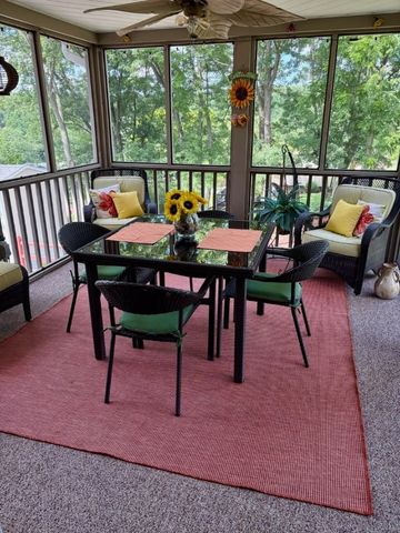 994 Westchester Rd, South Park, PA 15129