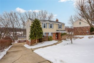 994 Westchester Rd, South Park, PA 15129