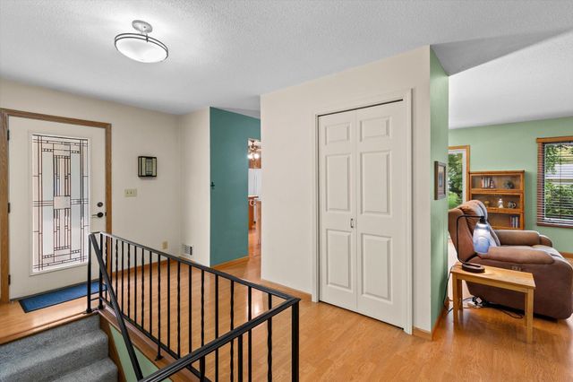 917 Arbogast Street, Shoreview, MN 55126