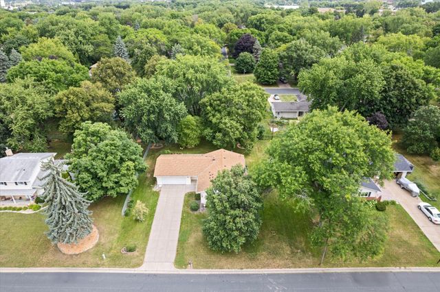 917 Arbogast Street, Shoreview, MN 55126