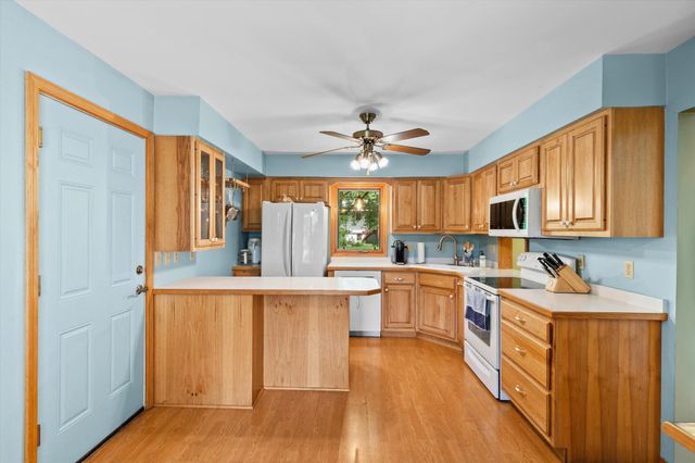 917 Arbogast Street, Shoreview, MN 55126