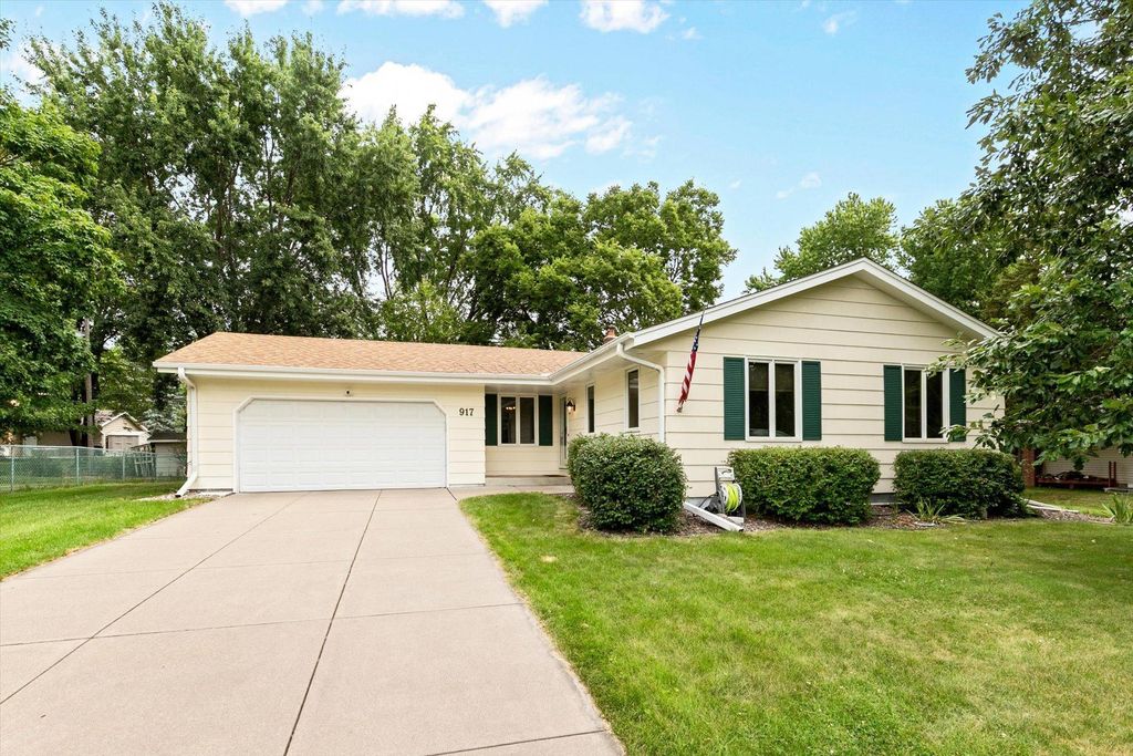 917 Arbogast Street, Shoreview, MN 55126