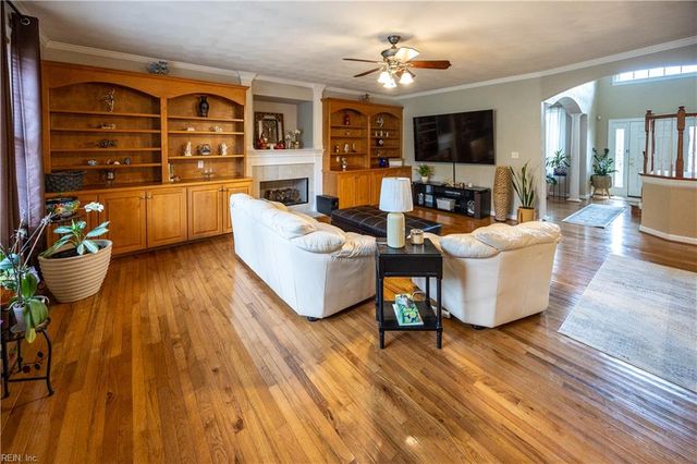 1503 Theodora CT, Chesapeake, VA 23322