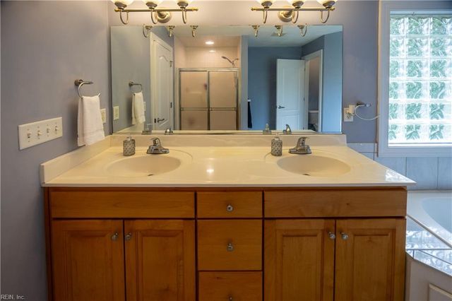 1503 Theodora CT, Chesapeake, VA 23322