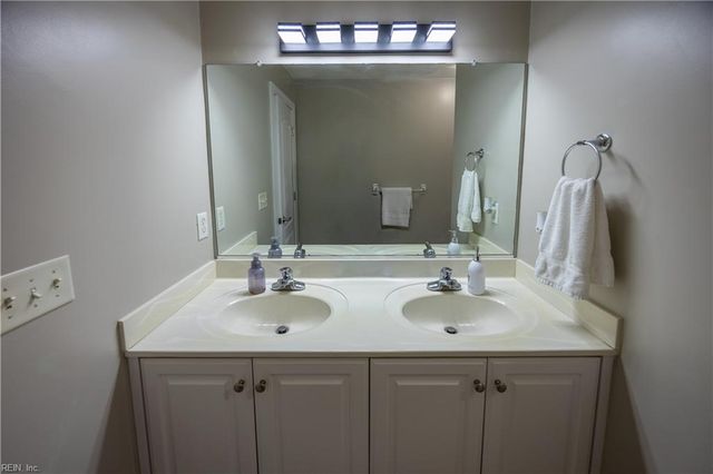 1503 Theodora CT, Chesapeake, VA 23322