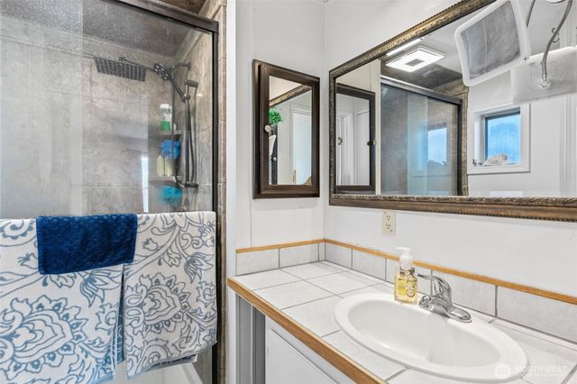 9637 H.4 Road NE, Moses Lake, WA 98837