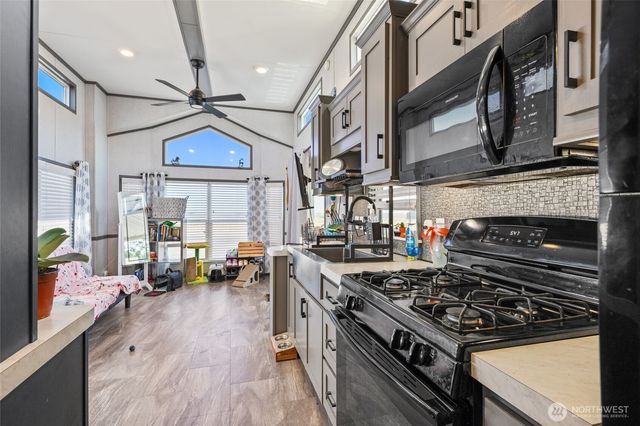 9637 H.4 Road NE, Moses Lake, WA 98837
