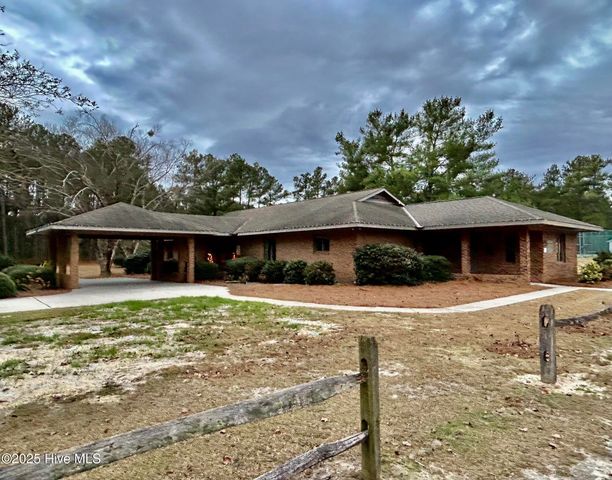 30081 W Lake Drive, Wagram, NC 28396