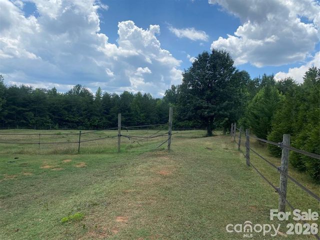 1568 John Smith Road, Columbus, NC 28722