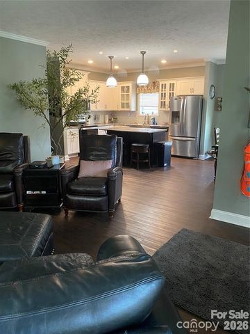 1568 John Smith Road, Columbus, NC 28722