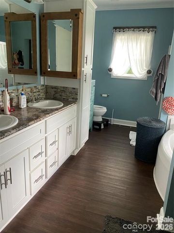 1568 John Smith Road, Columbus, NC 28722