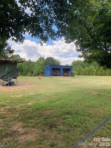 1568 John Smith Road, Columbus, NC 28722