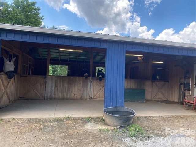 1568 John Smith Road, Columbus, NC 28722