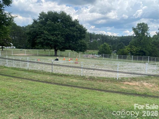 1568 John Smith Road, Columbus, NC 28722