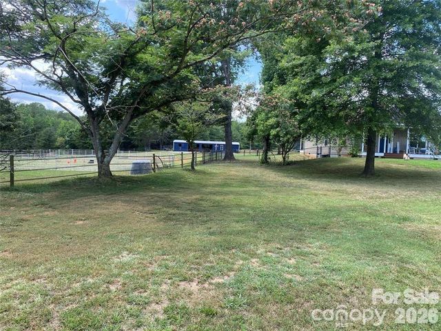 1568 John Smith Road, Columbus, NC 28722
