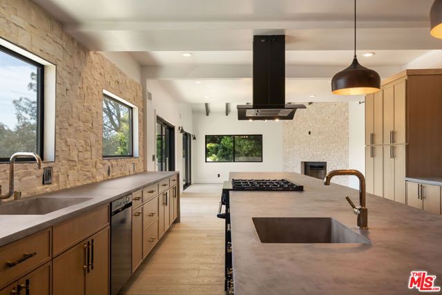 2474 Silver Ridge Avenue, Los Angeles, CA 90039