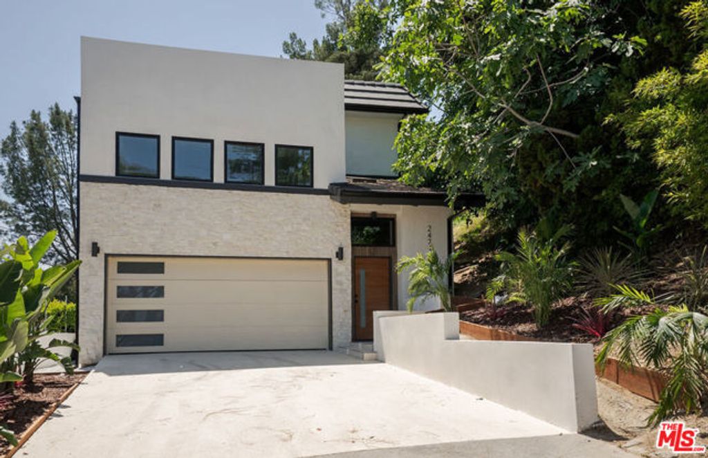 2474 Silver Ridge Avenue, Los Angeles, CA 90039
