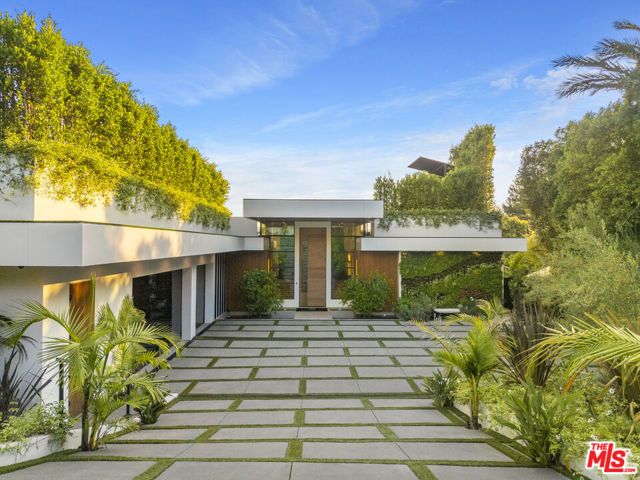 1033 Somera Road, Los Angeles, CA 90077