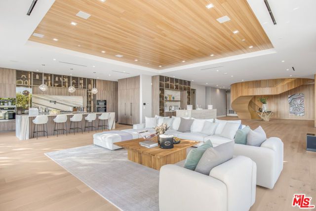 1033 Somera Road, Los Angeles, CA 90077