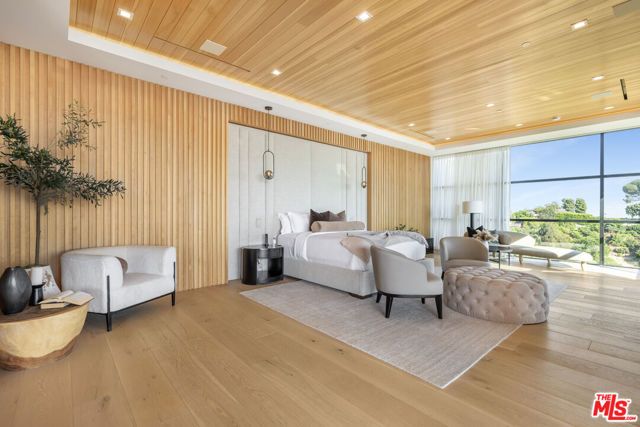 1033 Somera Road, Los Angeles, CA 90077