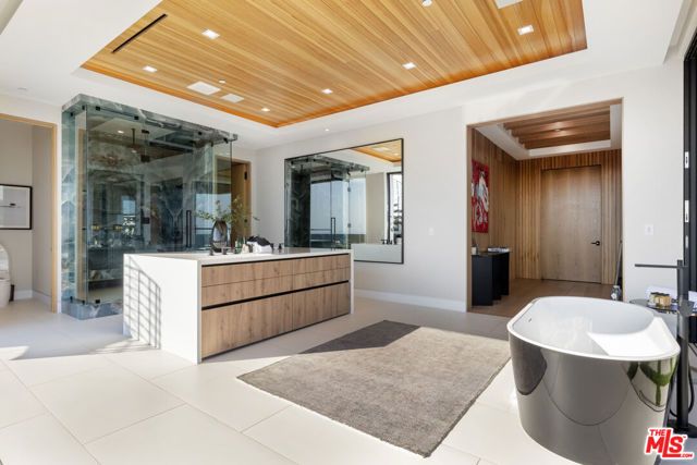 1033 Somera Road, Los Angeles, CA 90077