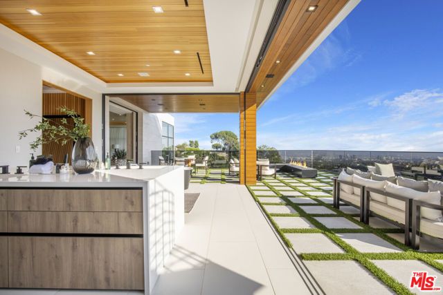 1033 Somera Road, Los Angeles, CA 90077