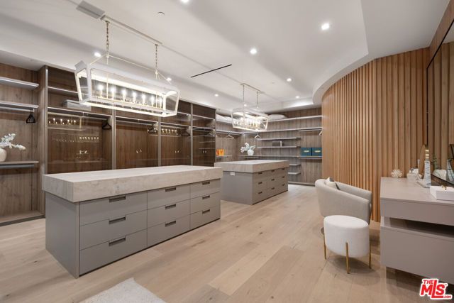 1033 Somera Road, Los Angeles, CA 90077