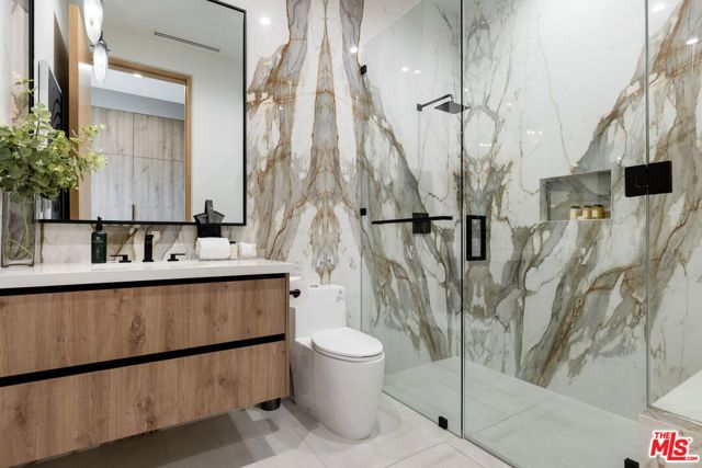 1033 Somera Road, Los Angeles, CA 90077