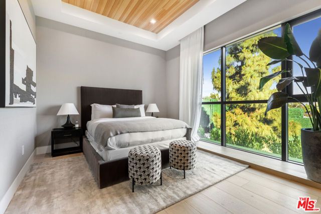 1033 Somera Road, Los Angeles, CA 90077