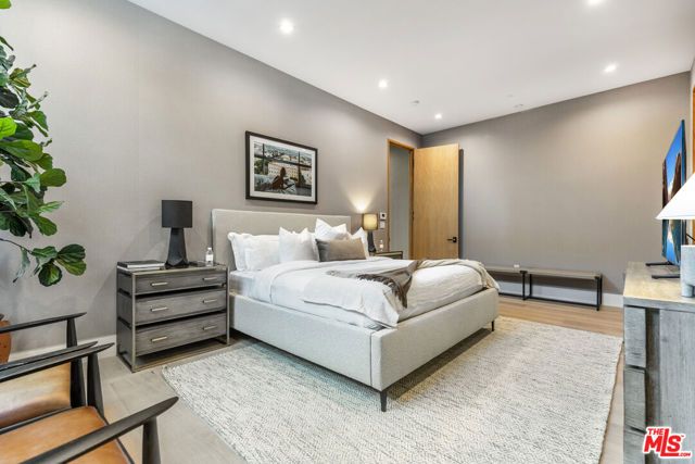 1033 Somera Road, Los Angeles, CA 90077