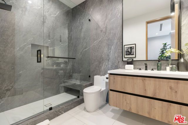 1033 Somera Road, Los Angeles, CA 90077