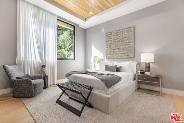 1033 Somera Road, Los Angeles, CA 90077