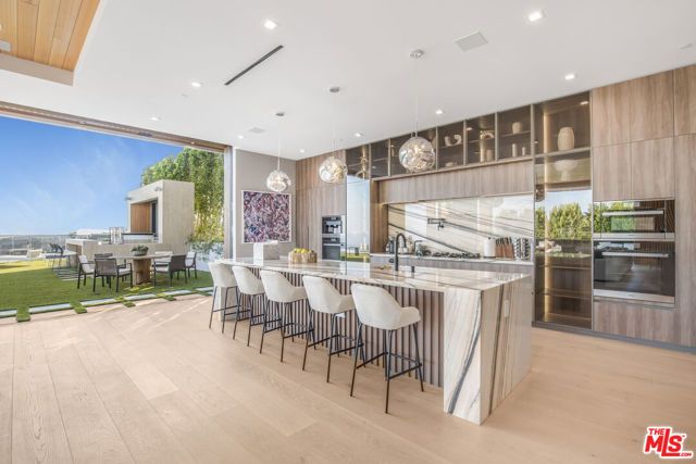 1033 Somera Road, Los Angeles, CA 90077