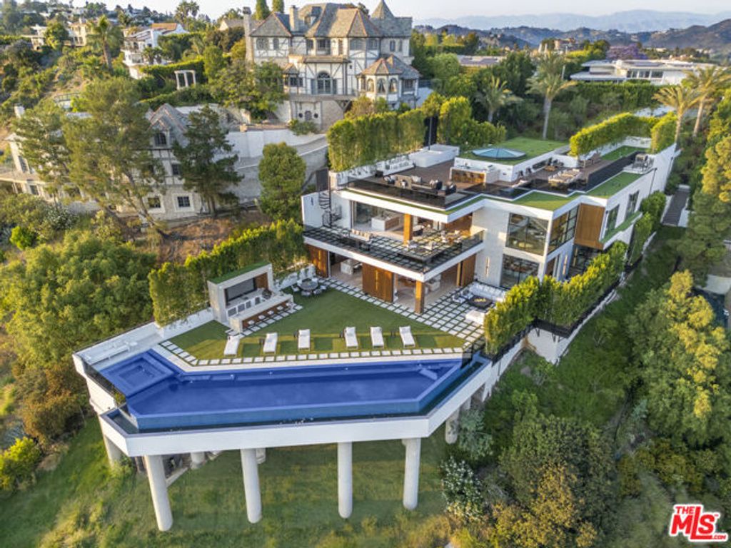 1033 Somera Road, Los Angeles, CA 90077