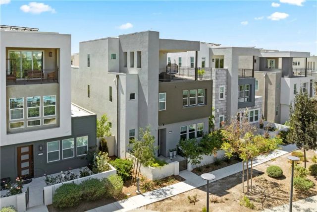 259 chorus, Irvine, CA 92618