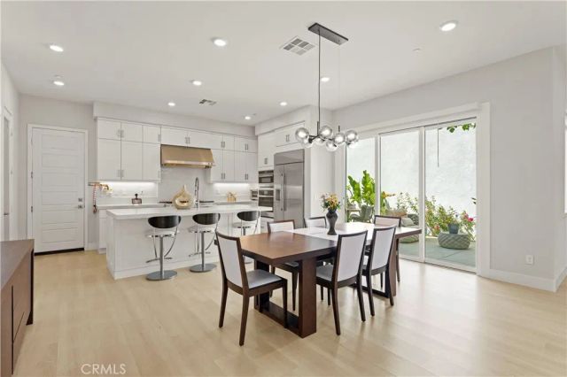 259 chorus, Irvine, CA 92618