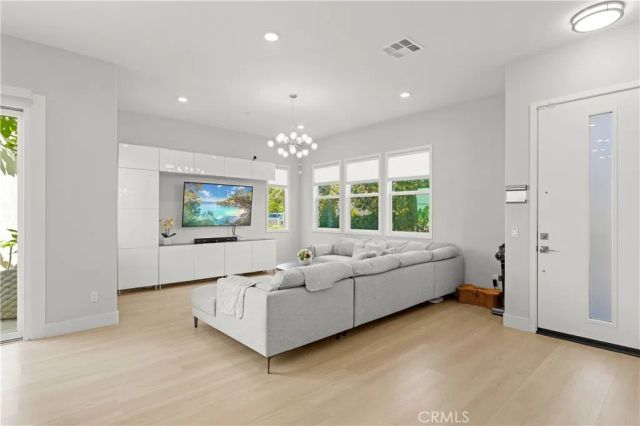 259 chorus, Irvine, CA 92618