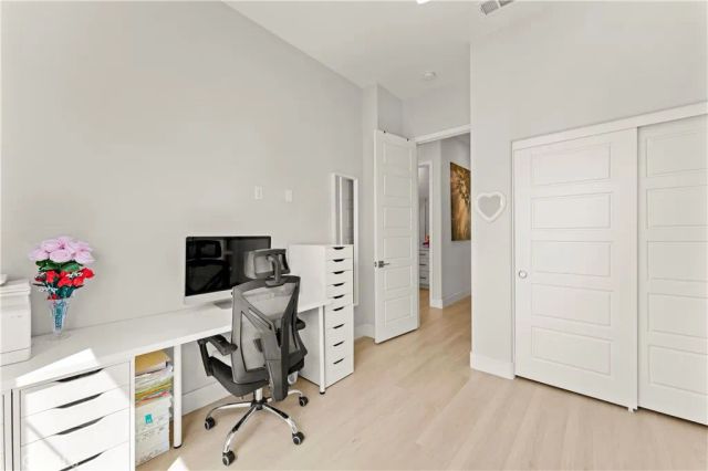 259 chorus, Irvine, CA 92618