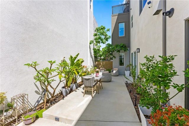 259 chorus, Irvine, CA 92618