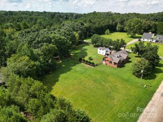 9755 Autumn Circle, Davidson, NC 28036