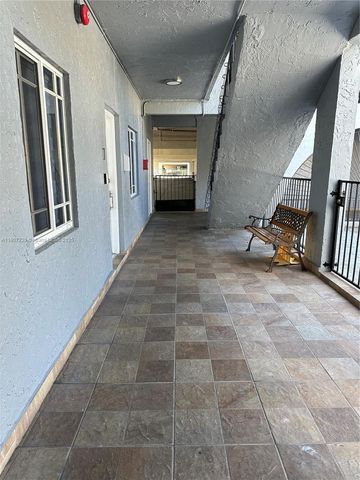 1300 W 53rd St 28, Hialeah, FL 33012