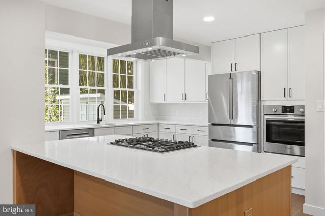 5121 WISSIOMING RD, Bethesda, MD 20816