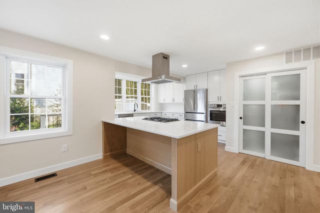 5121 WISSIOMING RD, Bethesda, MD 20816