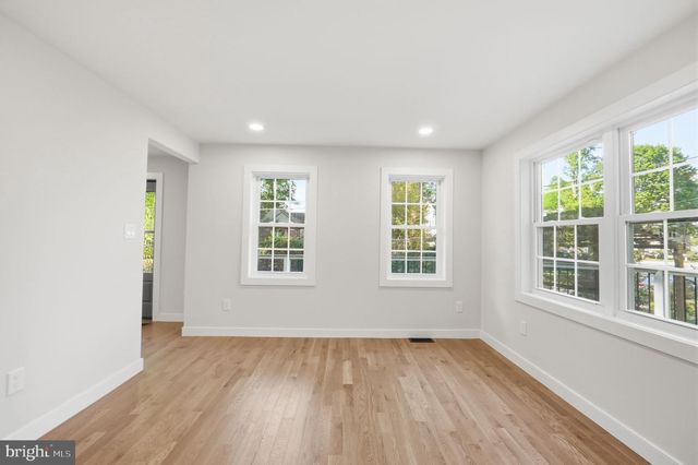 5121 WISSIOMING RD, Bethesda, MD 20816