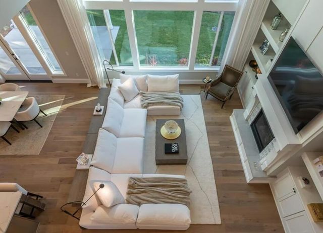 13042 Spirea Avenue, St. John, IN 46373