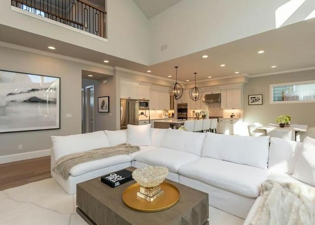 13042 Spirea Avenue, St. John, IN 46373