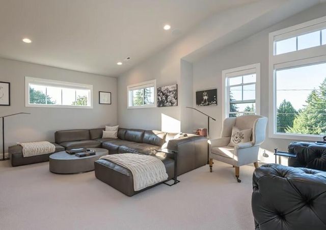 13042 Spirea Avenue, St. John, IN 46373