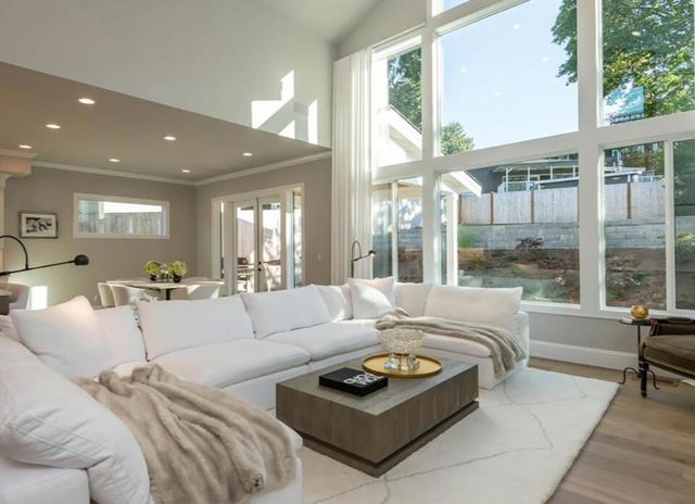 13042 Spirea Avenue, St. John, IN 46373