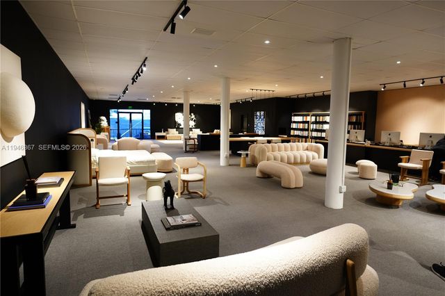 667 NW 29th St, Miami, FL 33127