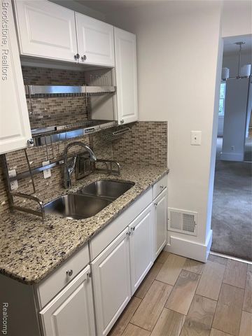 441 W Troy Street, Ferndale, MI 48220